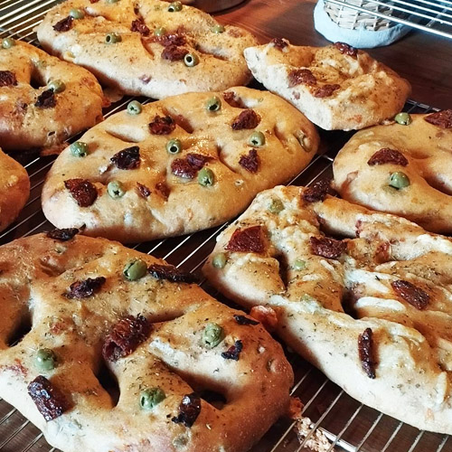 Fougasse Impériale (tomates séchées-olives-emmental-comté-herbes de provence)